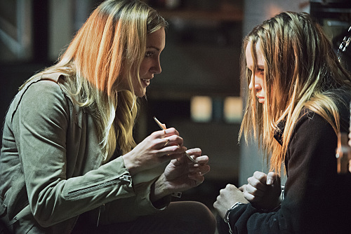 Arrow -- Beyond Redemption -- Image AR405B_0208b.jpg -- Pictured (L-R): Katie Cassidy as Laurel Lance and Caity Lotz as Sara Lance -- Photo: Dean Buscher/ The CW -- é 2015 The CW Network, LLC. All Rights Reserved.