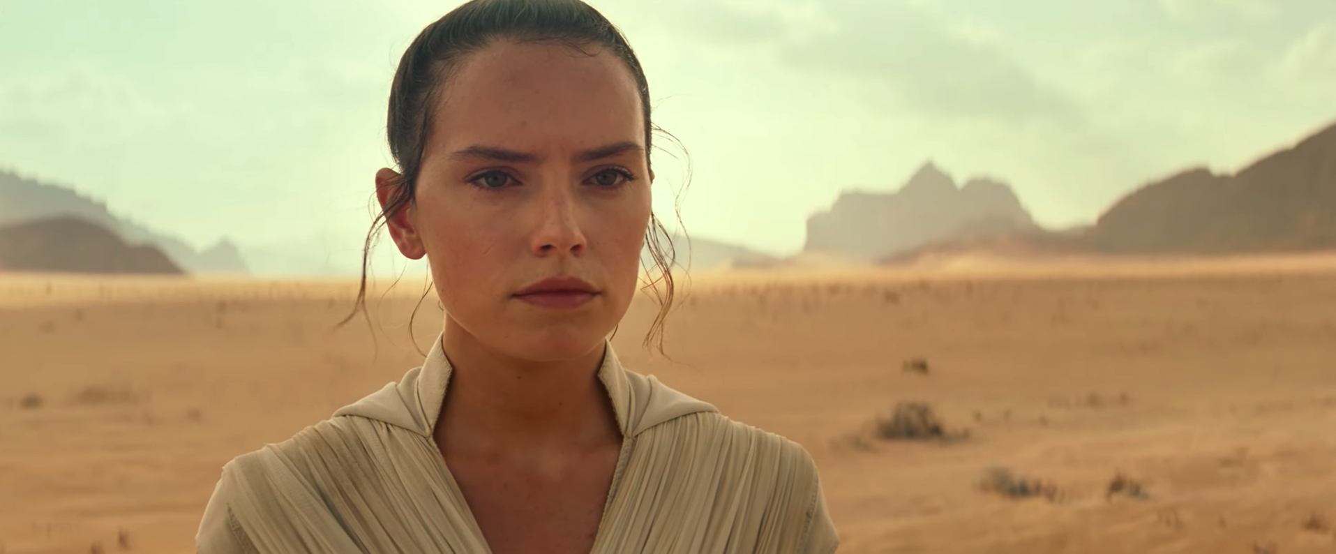 A Shot-by-Shot Breakdown of the RISE OF SKYWALKER Teaser_1