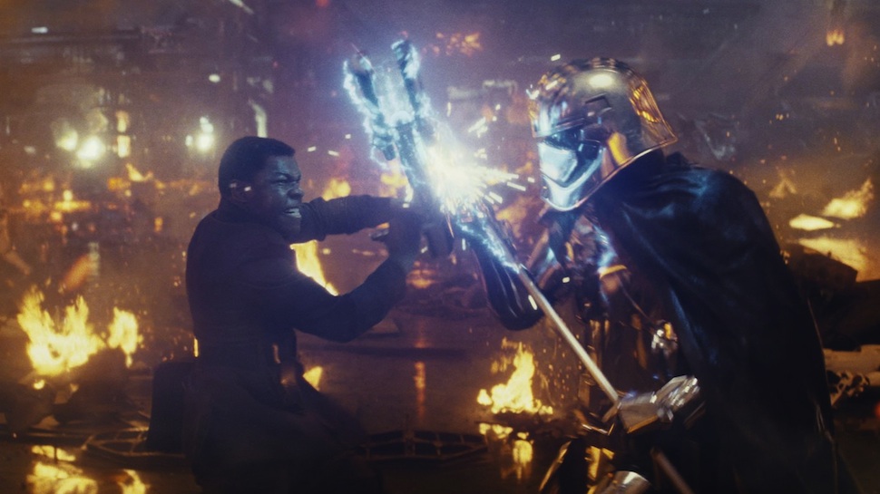 Fin fights Captain Phasma in The Last Jedi