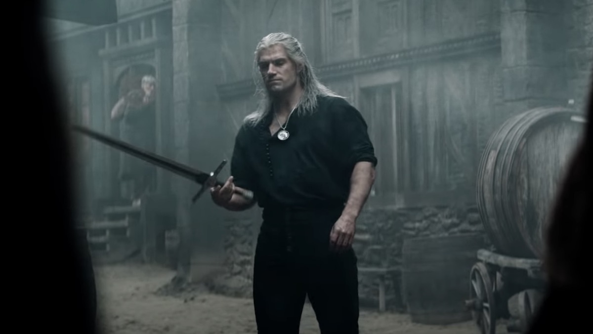 Henry Cavill Geeks Out Explaining THE WITCHER's Swords_2