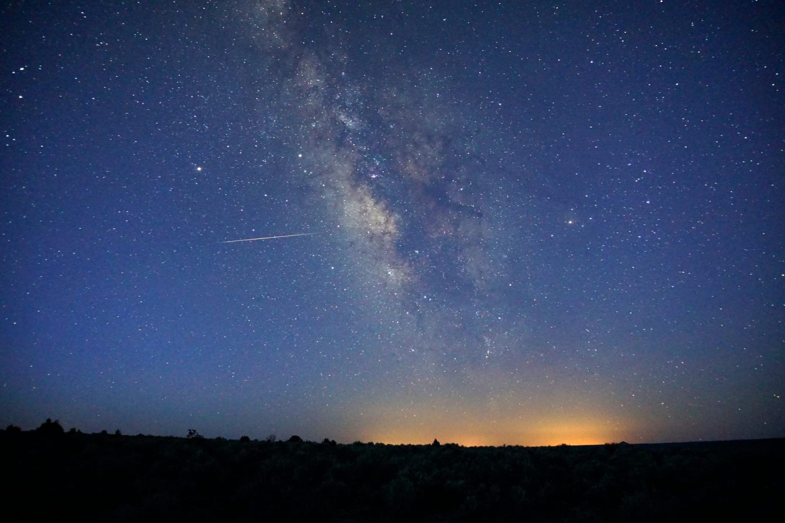 Here's How to Best View This Month's Lyrids Meteor Shower Nerdist