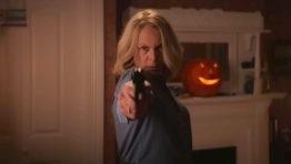 HALLOWEEN ENDS Trailer Sets up Final Battle Between Michael Myers and Laurie Strode