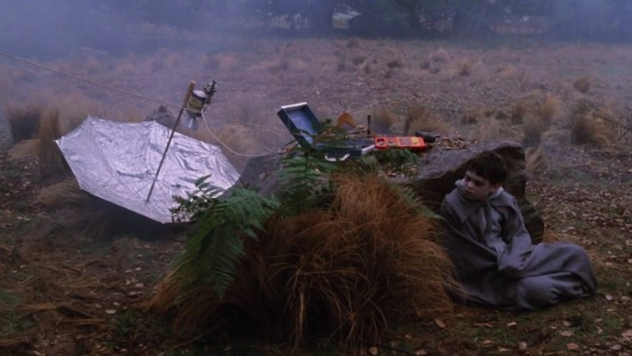 E.T.'s Famous Phone Call Home Would Cost 76 Quadrillion Nerdist