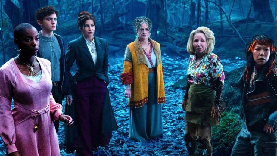 Did Wanda Maximoff Turn Every Citizen of Westview Into a Witch? Nerdist