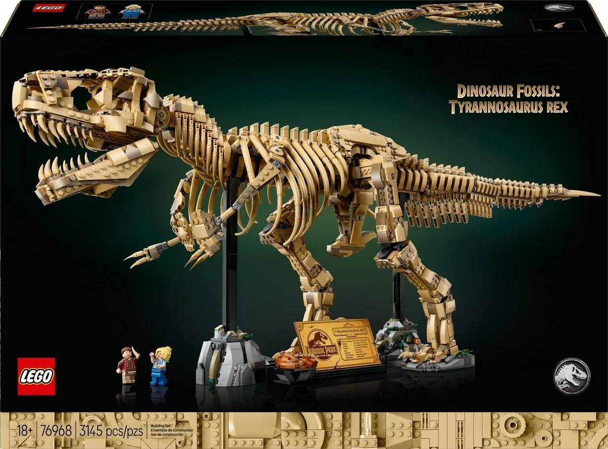 The packaging for the LEGO Jurassic World T-rex fossil set.