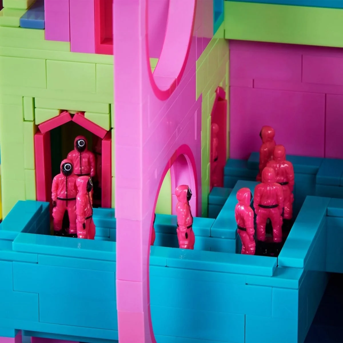 Mattel Has a SQUID GAME Building Set for Fans of Shapes and Colors_1