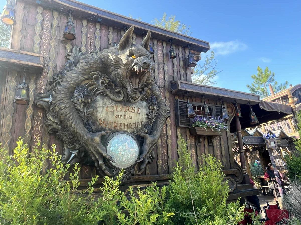 Dark Universe curse of the werewolf