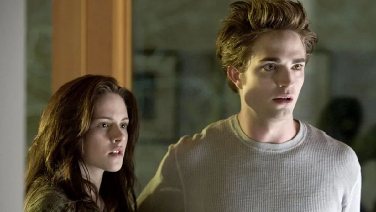 image from first twilight film of bella and edward