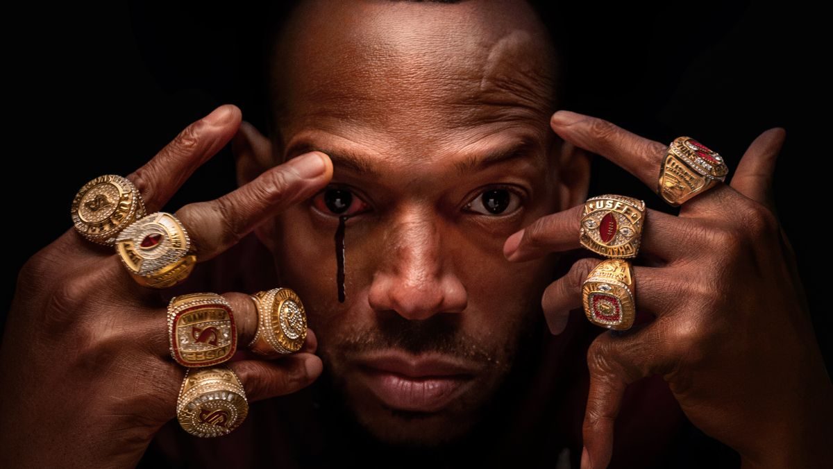 image of marlon wayans wearing championship rings from him movie