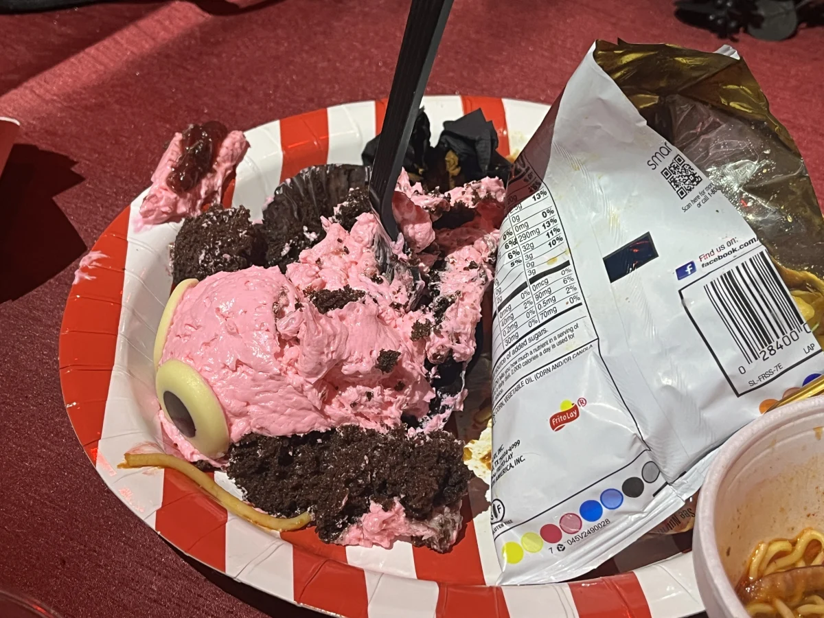 best Halloween Horror Nights 2025 food Universal Orlando - Mr Cupcake all mashed up